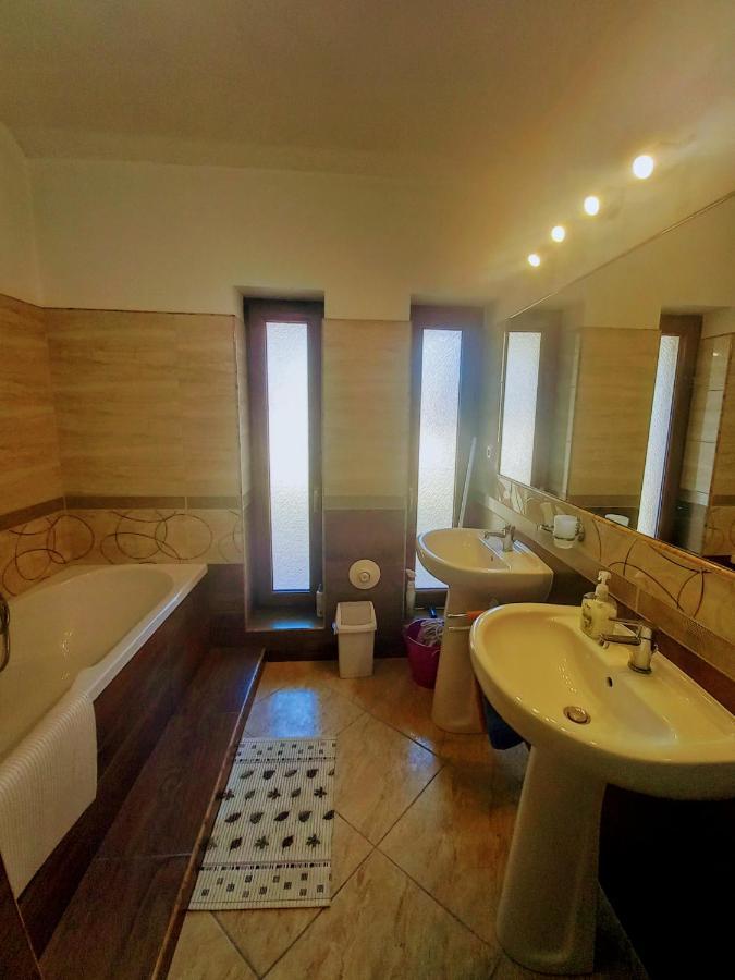 Aqua Apartman Révfülöp Buitenkant foto