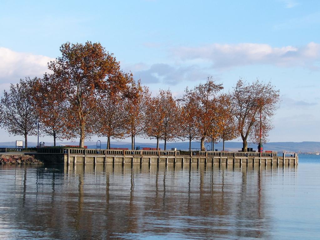 Aqua Apartman Révfülöp Buitenkant foto