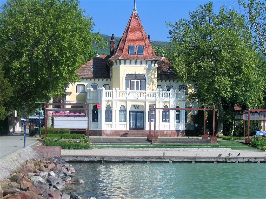 Aqua Apartman Révfülöp Buitenkant foto